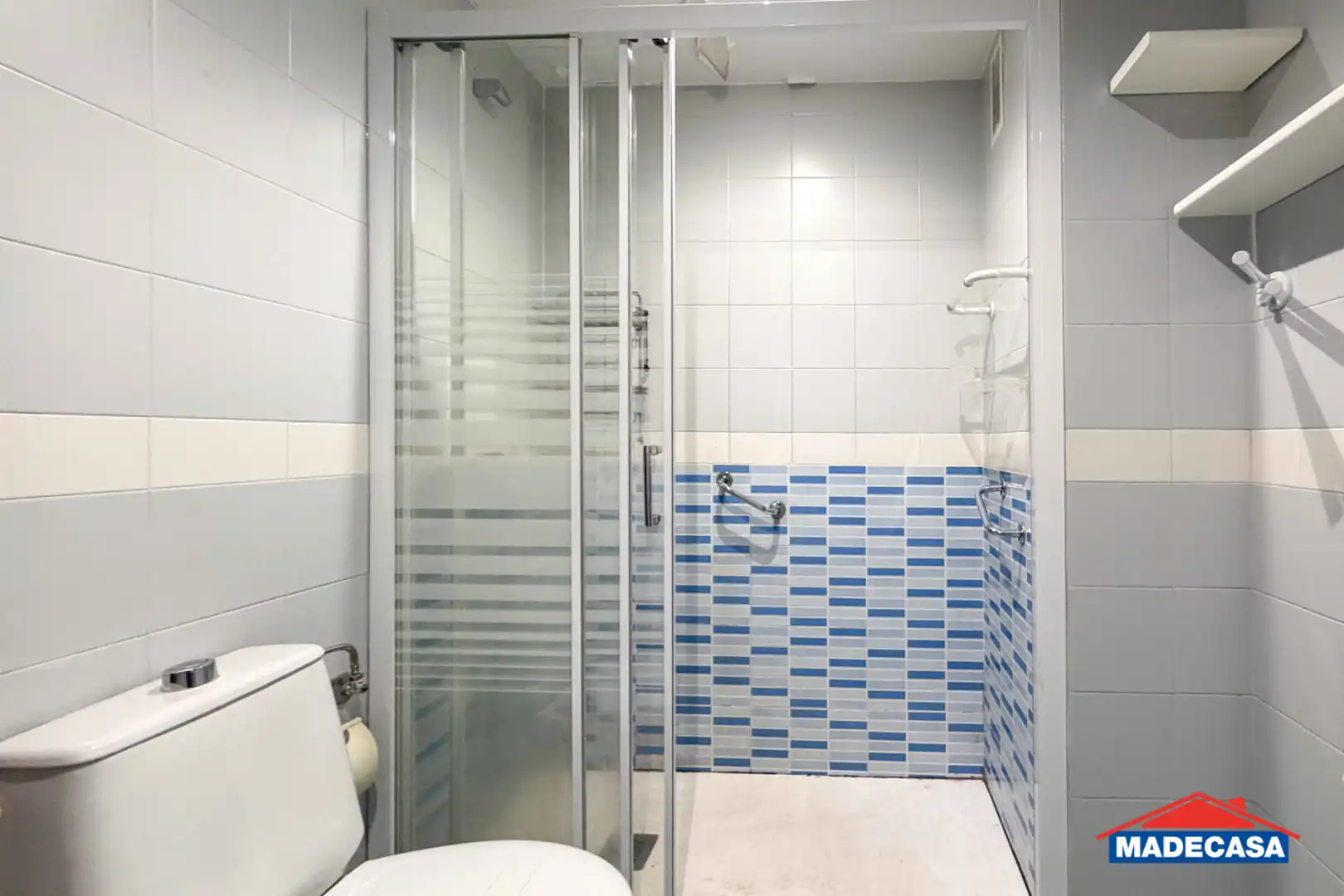Bany de Pis en venda en Alcobendas amb Aire condicionat, Calefacció i Terrassa
