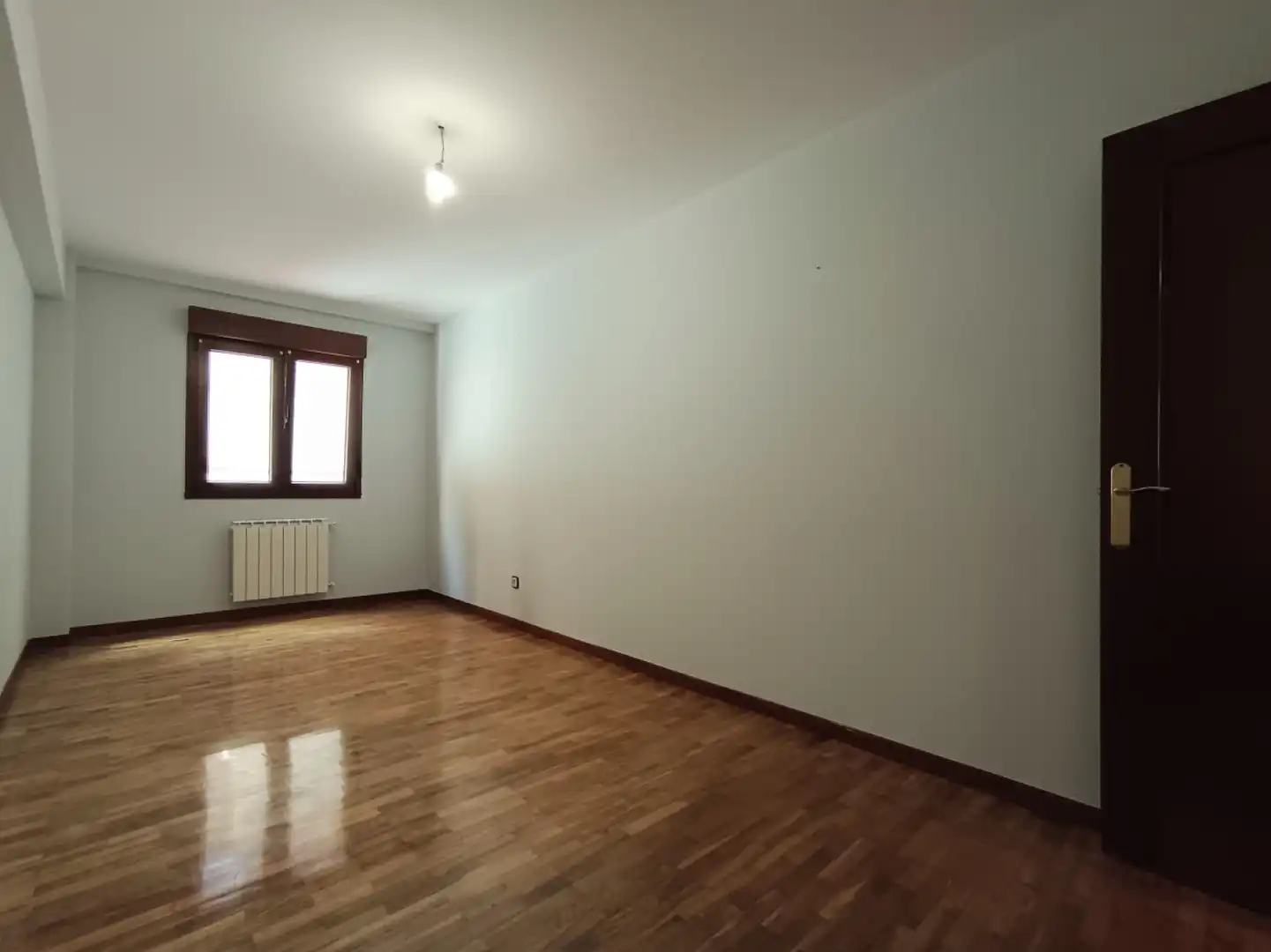 Sala de estar de Piso de alquiler en Gijón  con Calefacción, Parquet y Terraza