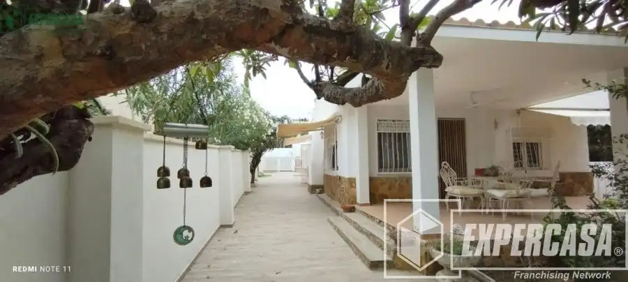 Vista exterior de Casa o chalet de alquiler en Riba-roja de Túria con Aire acondicionado, Terraza y Trastero