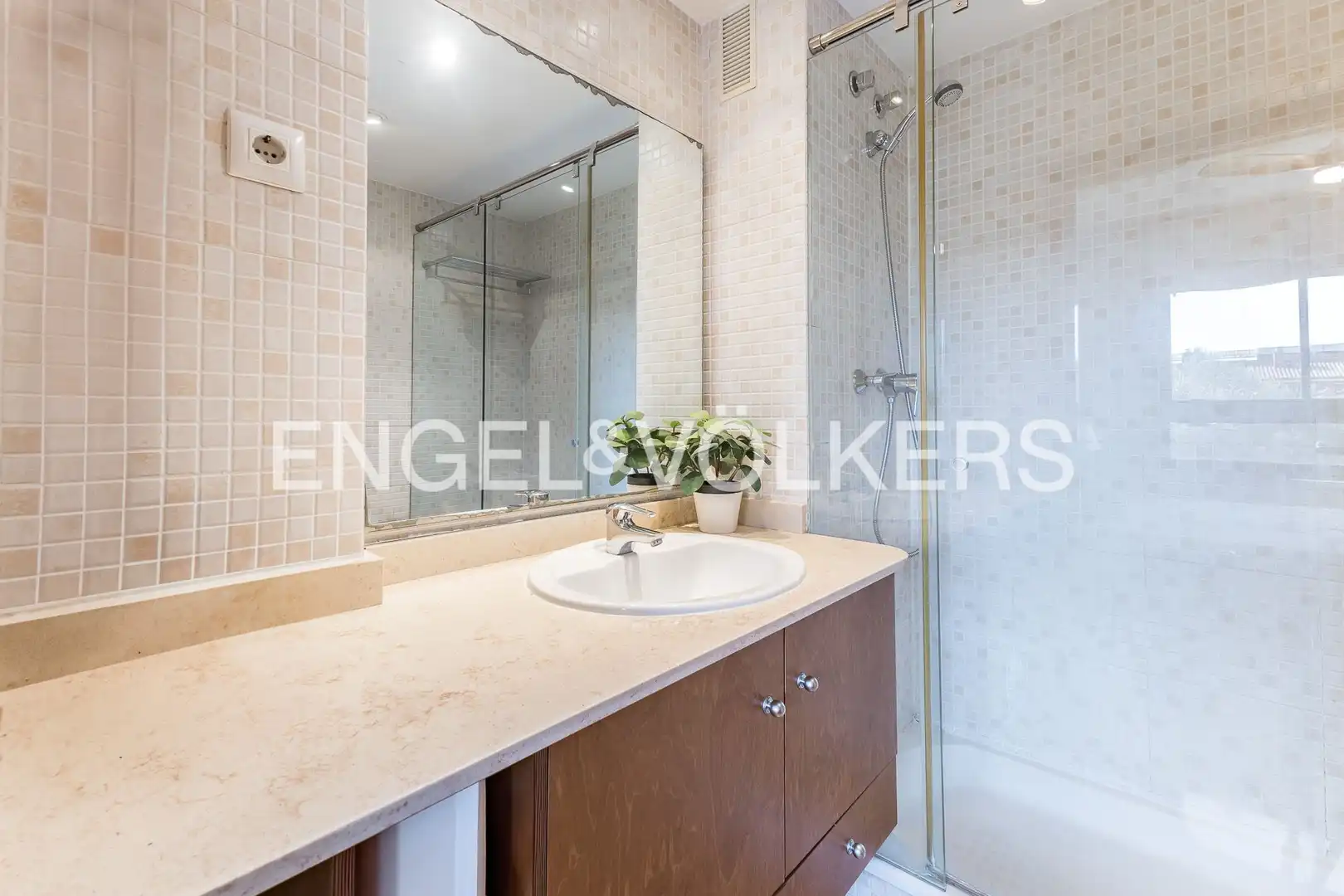 Badezimmer von Wohnung zum Verkauf in Sant Cugat del Vallès mit Klimaanlage, Heizung und Parkett