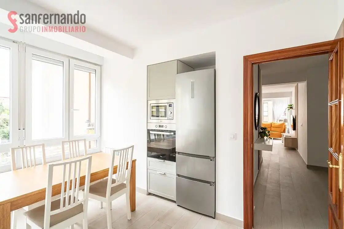 Appartamento con terrazza in vendita a Calle de la Llama, imagen 3