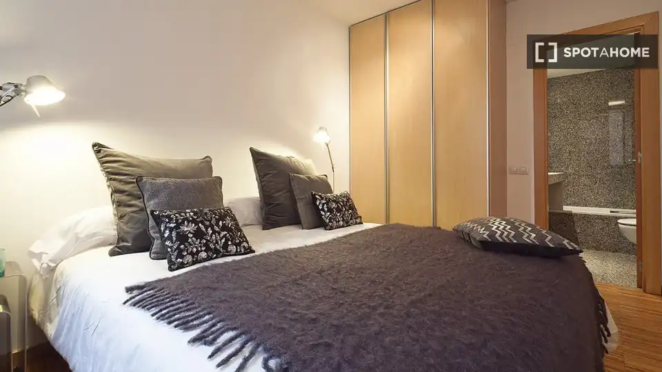 Habitación de Piso de alquiler en Barcelona con Aire acondicionado, Calefacción y Amueblado