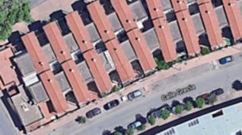 Foto 5 de Casa adosada en venta en Calle Grecia, Cerro de Reyes, Badajoz Capital