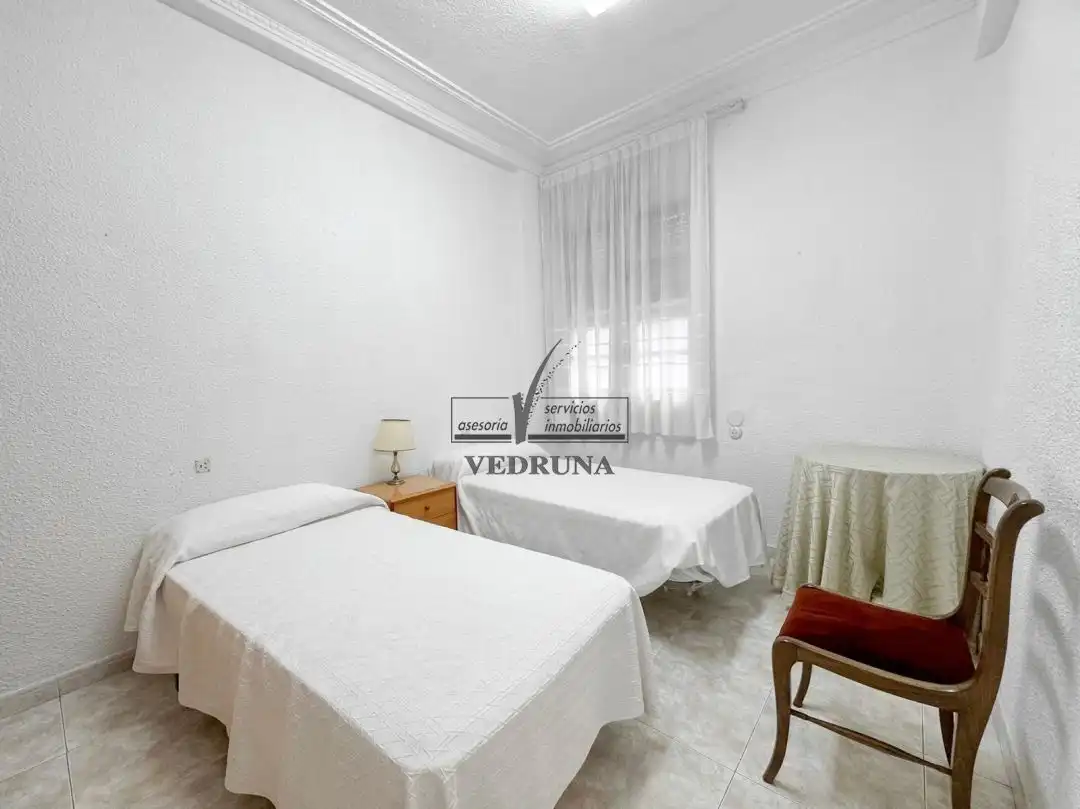 Bedroom of Flat for sale in Zaragoza  with Air Conditioner and Heating