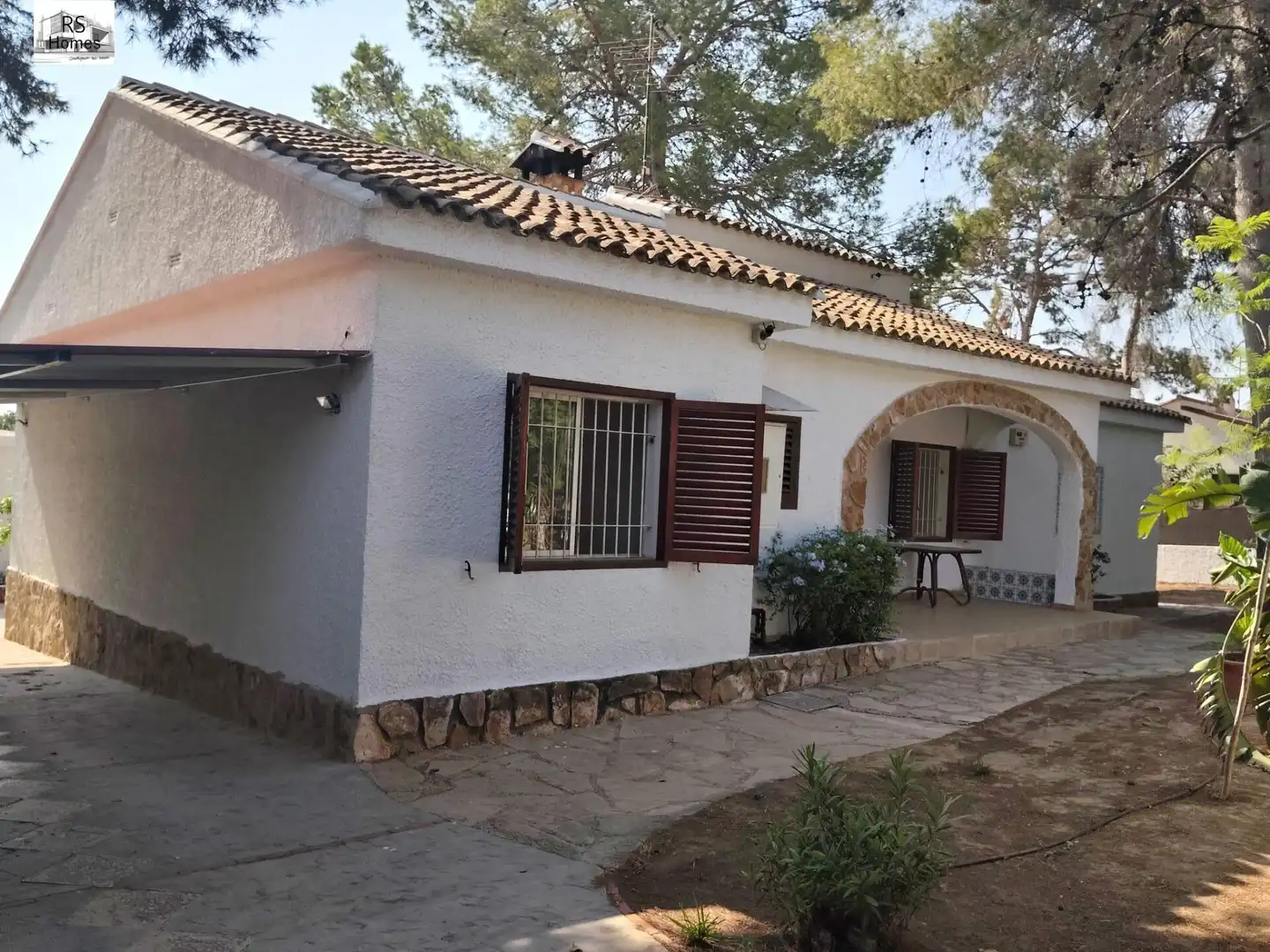 Vista exterior de Casa o chalet de alquiler en L'Eliana con Aire acondicionado, Calefacción y Jardín privado