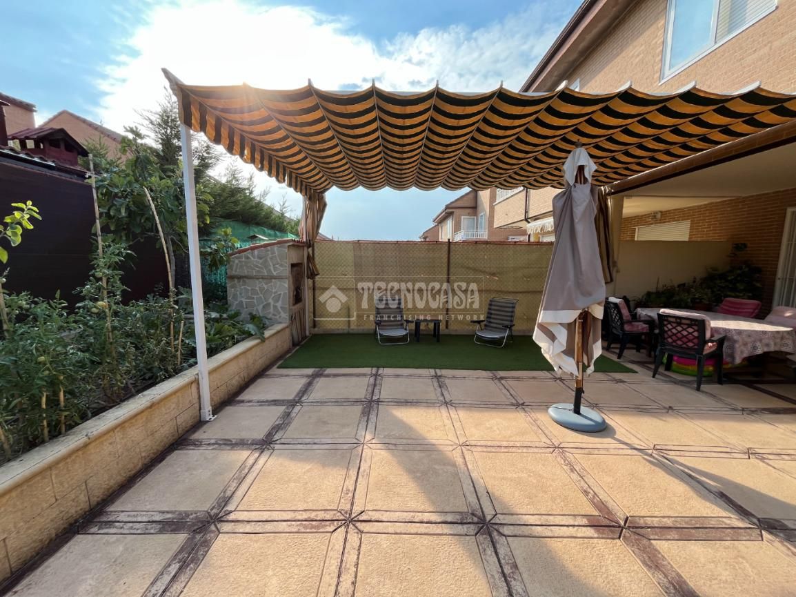 Terrassa de Pis en venda en Loeches amb Calefacció, Jardí privat i Terrassa