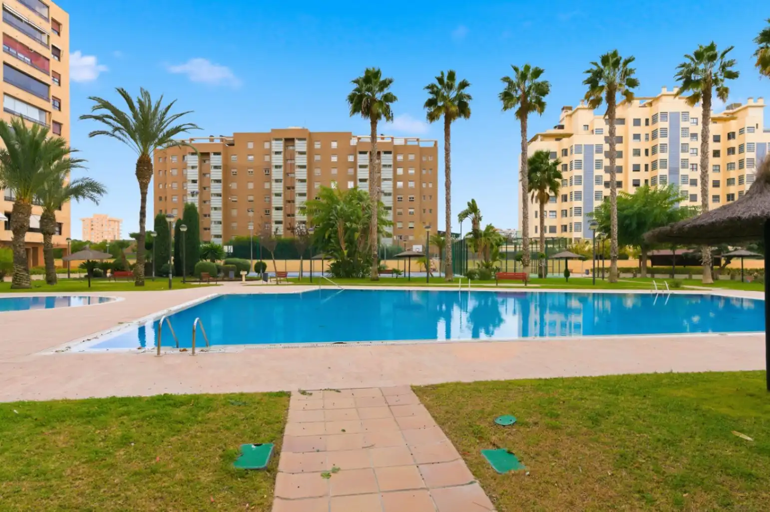 Piscina de Àtic en venda en Alicante / Alacant amb Aire condicionat, Calefacció i Jardí privat