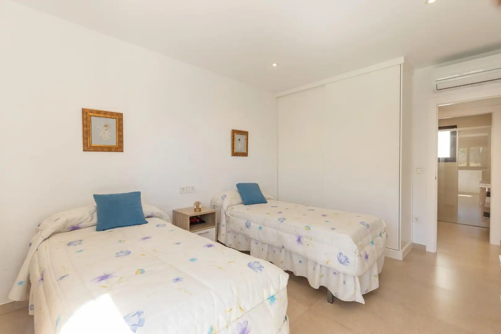 Dormitori de Casa o xalet en venda en Salobreña amb Aire condicionat, Jardí privat i Piscina