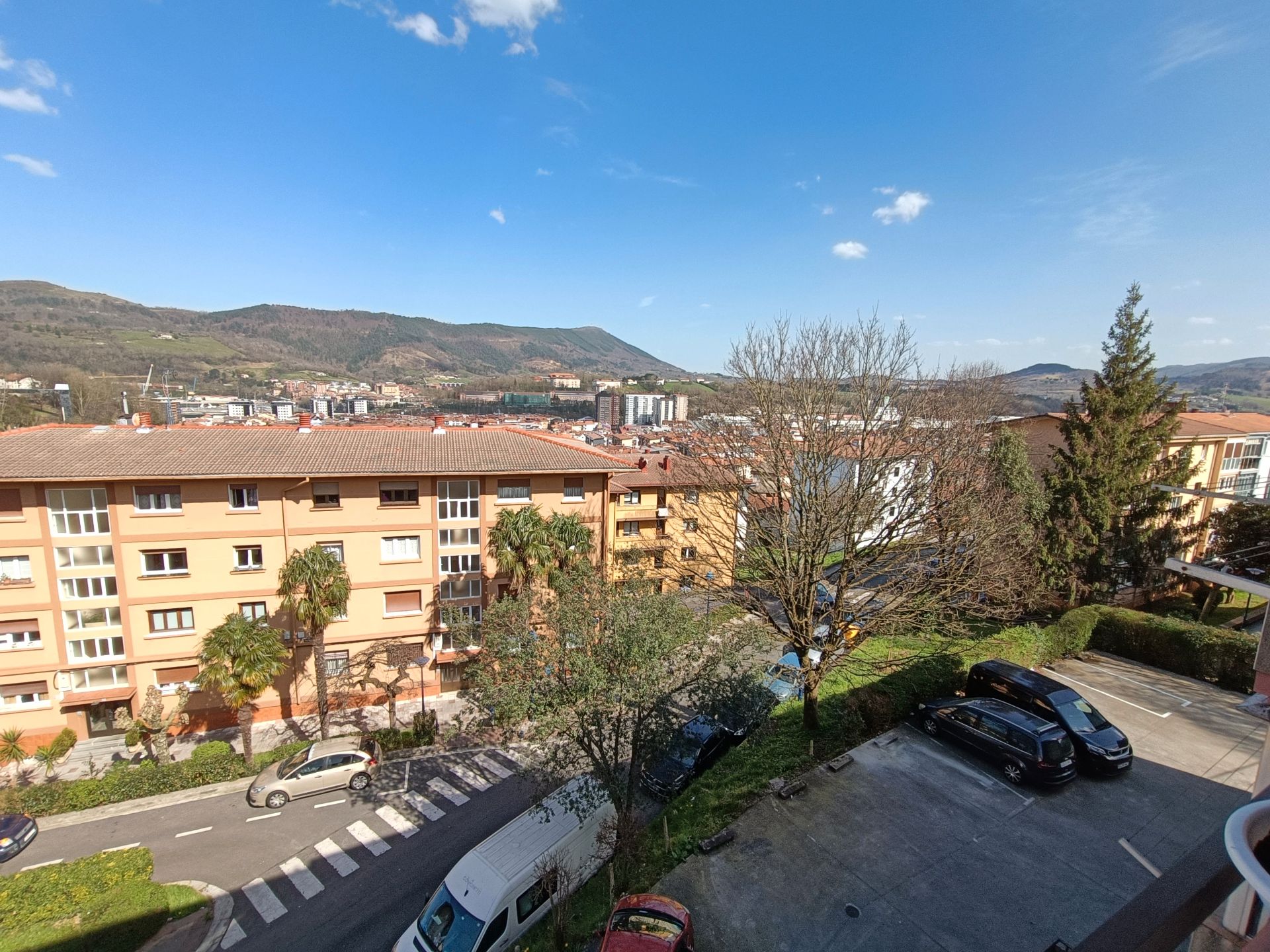 Vista exterior de Pis en venda en Errenteria amb Calefacció i Balcó