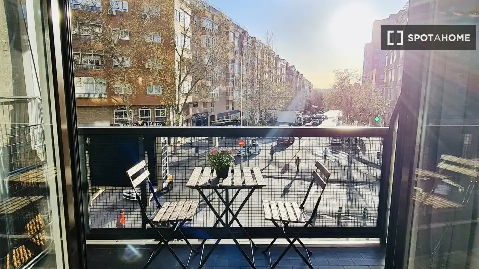 Balcony of Flat for rent in Madrid  with Air Conditioner, Heating and Furnished