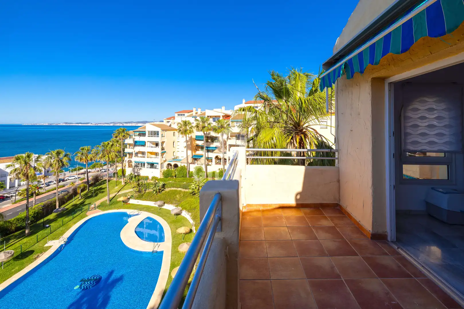 Außenansicht von Wohnung zum Verkauf in Benalmádena mit Heizung, Privatgarten und Abstellraum
