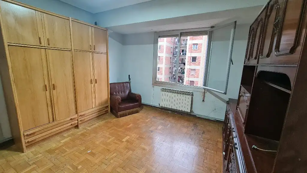 Habitación de Piso en venta en  Logroño con Amueblado y Balcón