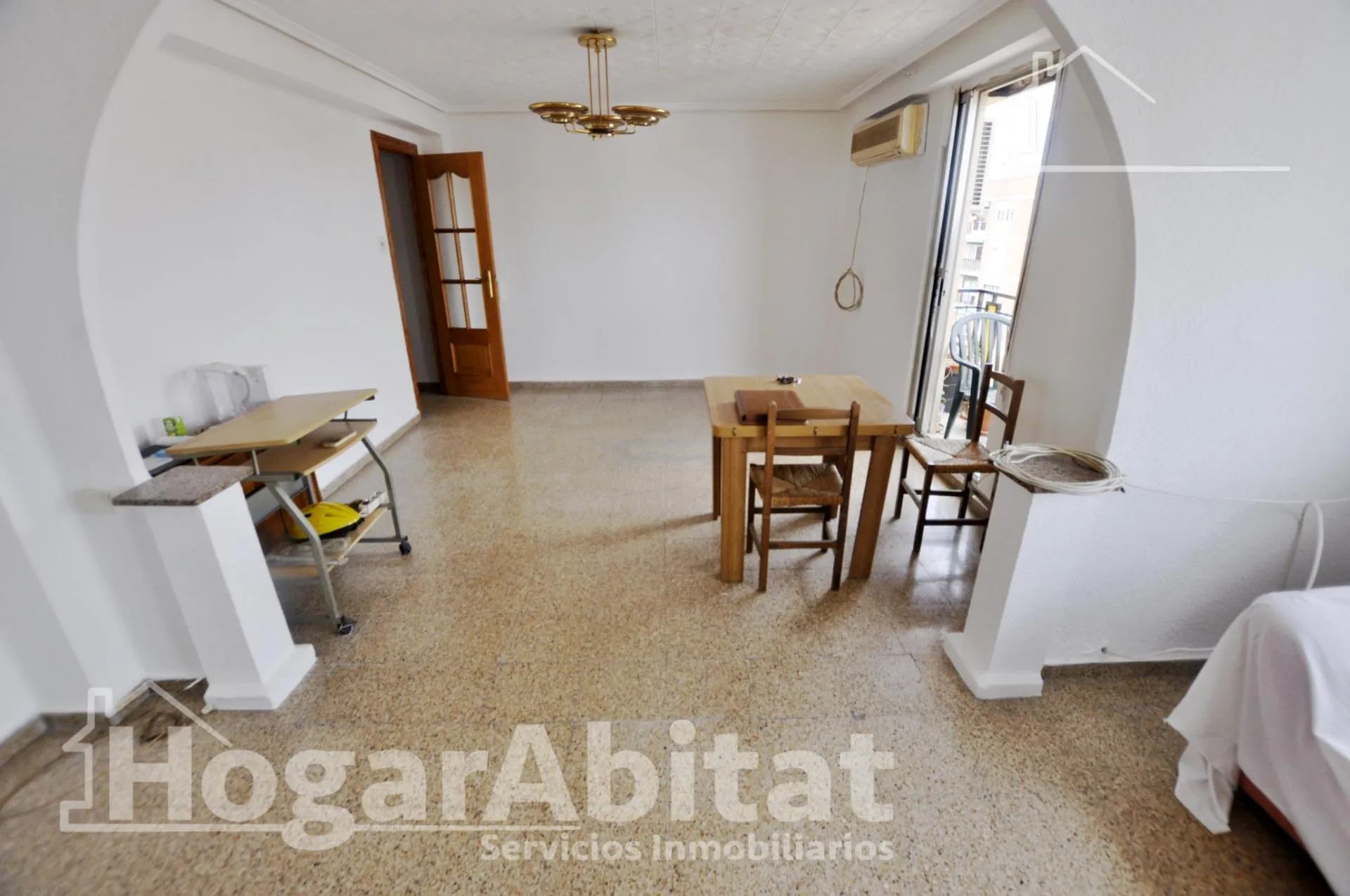 Living room of Flat for sale in Mislata  with Air Conditioner and Balcony