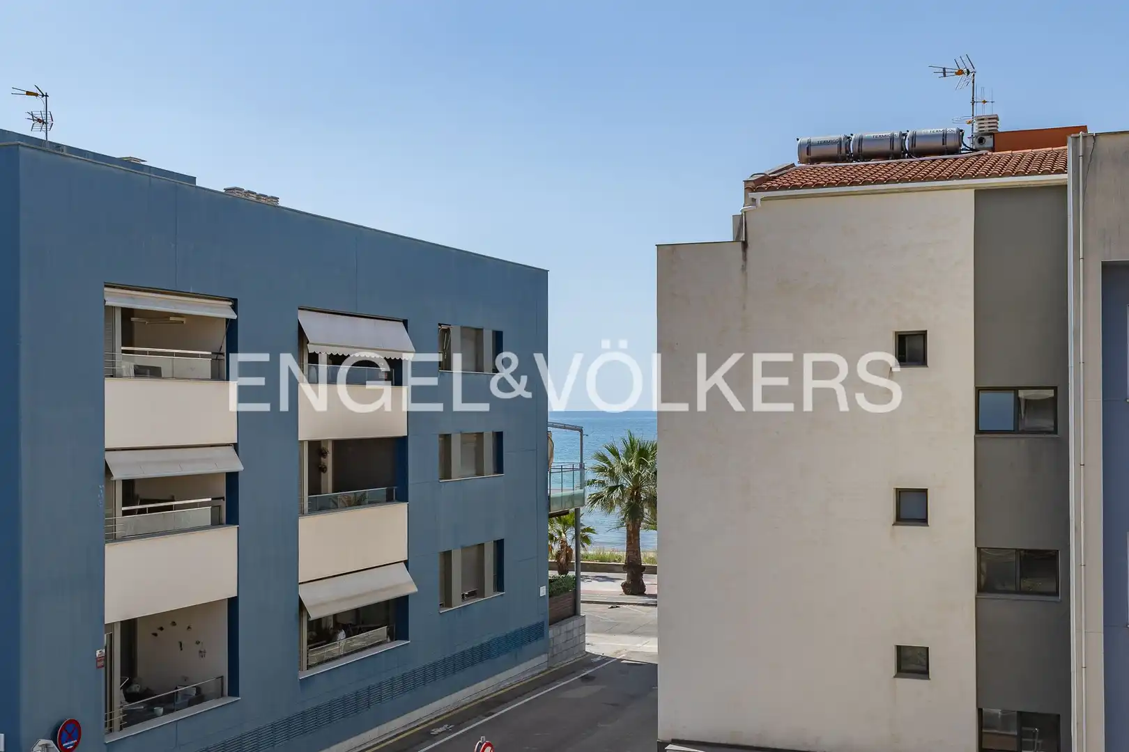 Terrassa de Casa adosada en venda en Cubelles amb Aire condicionat, Calefacció i Jardí privat