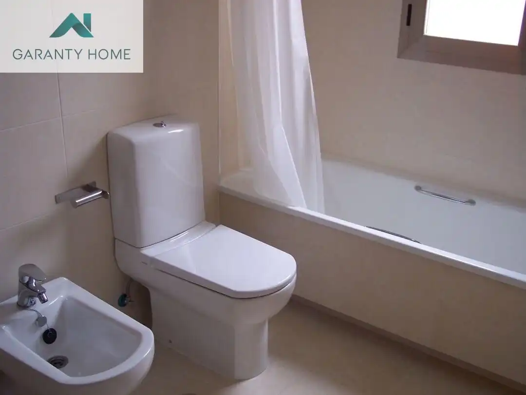 Bathroom of Attic for rent in Málaga  with Air Conditioner, Private garden and Terrace
