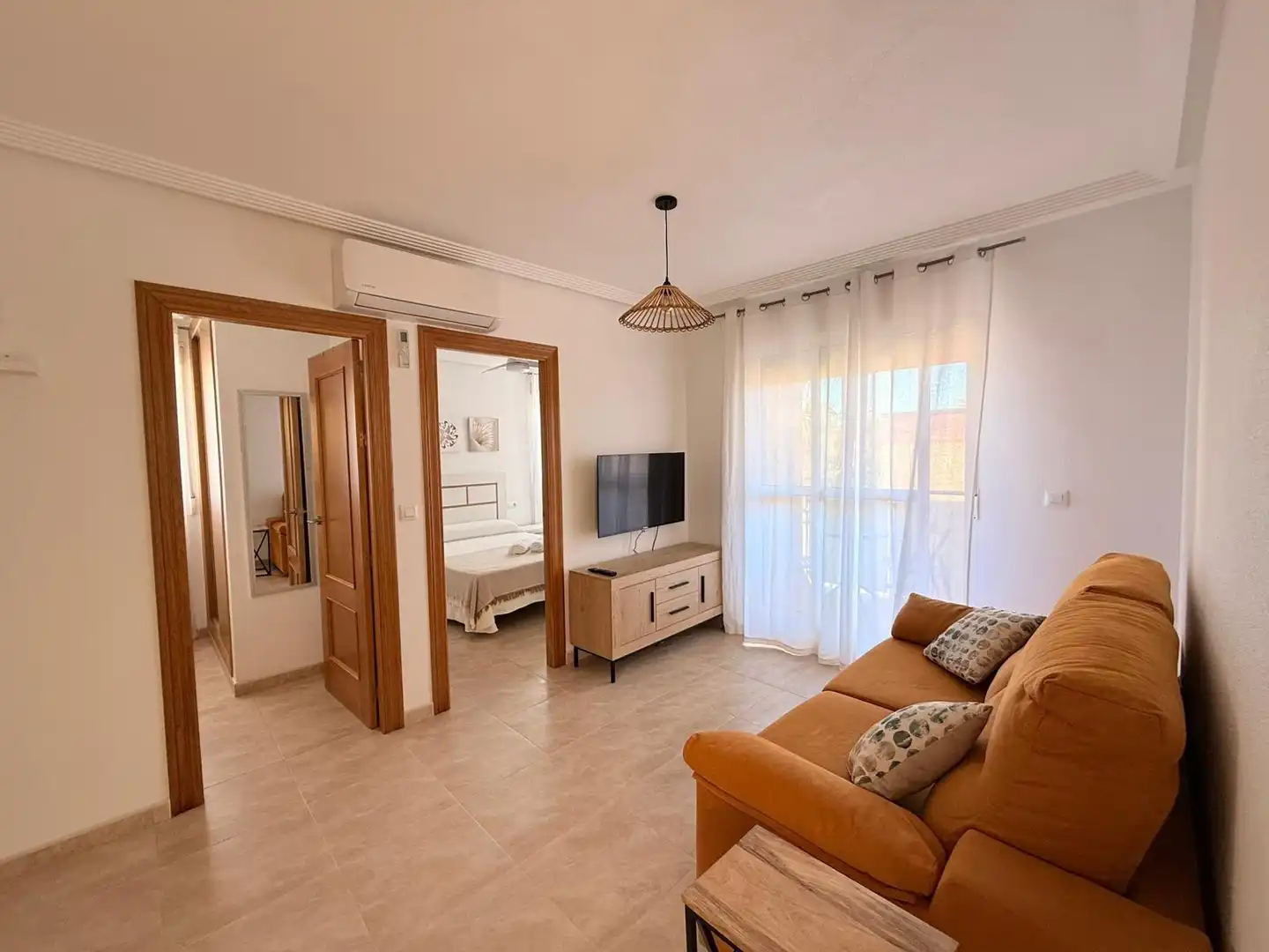 Wohnzimmer von Wohnung zur Miete in Los Alcázares mit Möbliert und Balkon