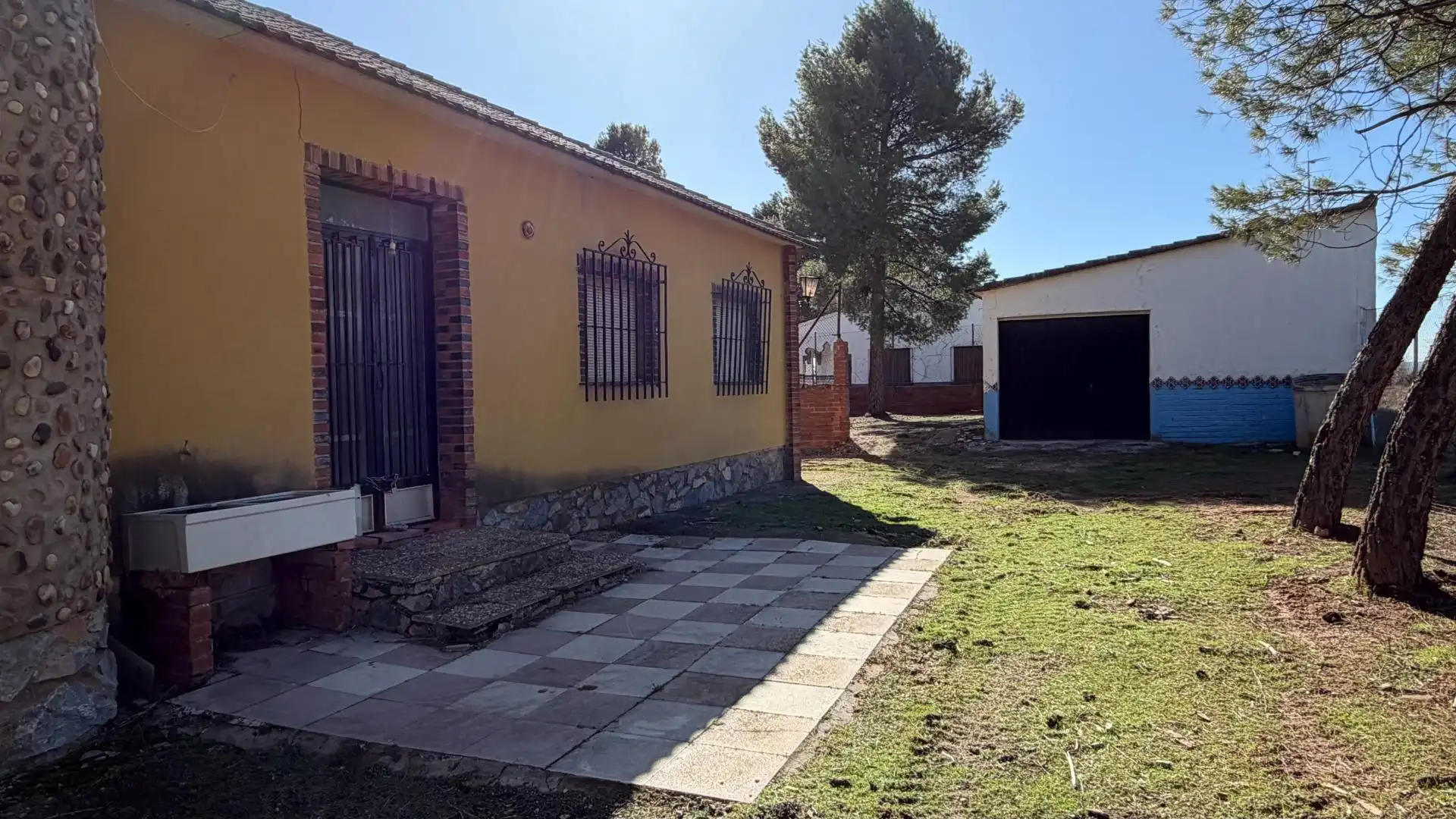 Detached house with garden for sale in Villafranca de los Caballeros, imagen 24