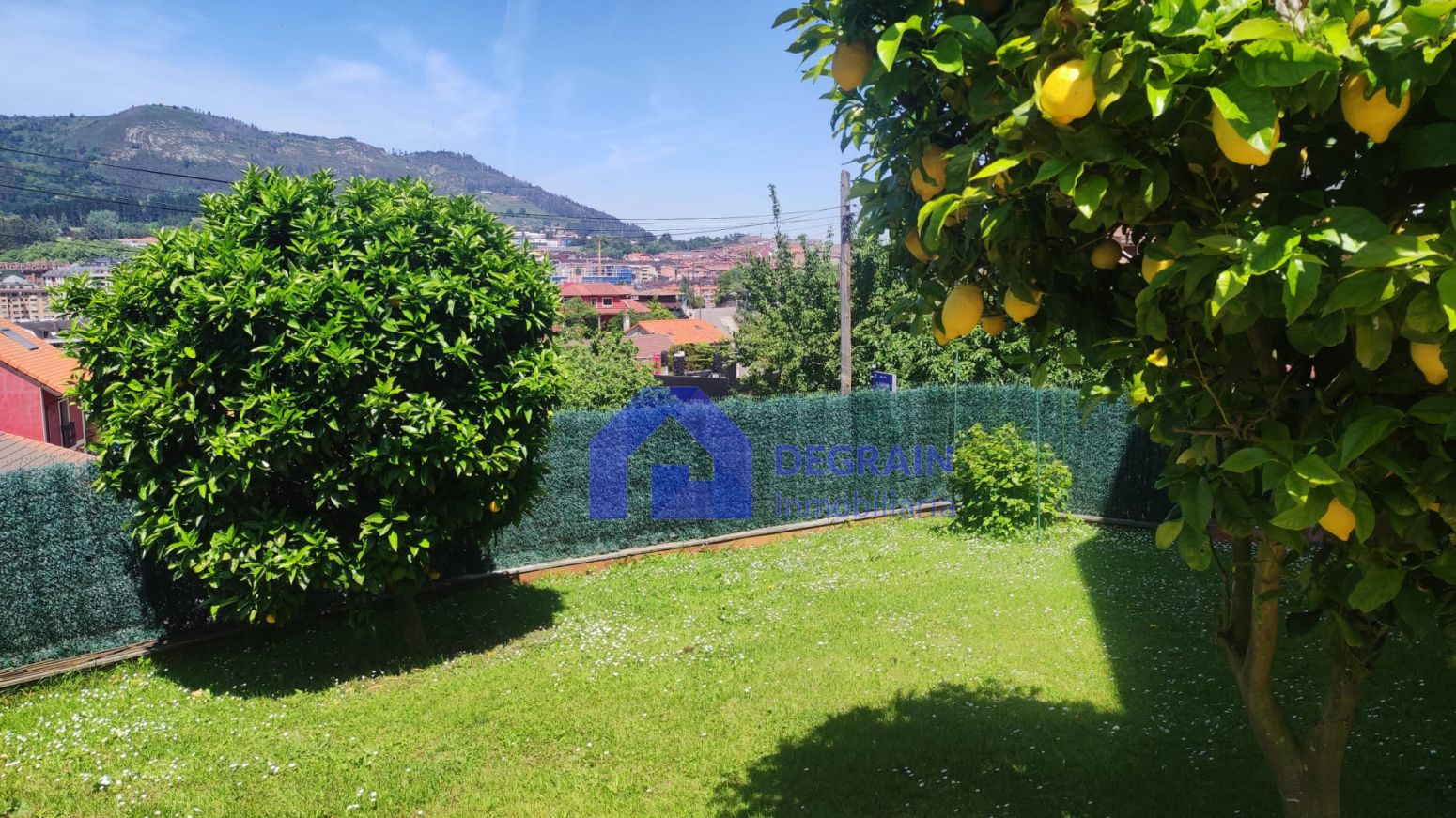 Garden of Single-family semi-detached for sale in Oviedo   with Heating, Private garden and Parquet flooring