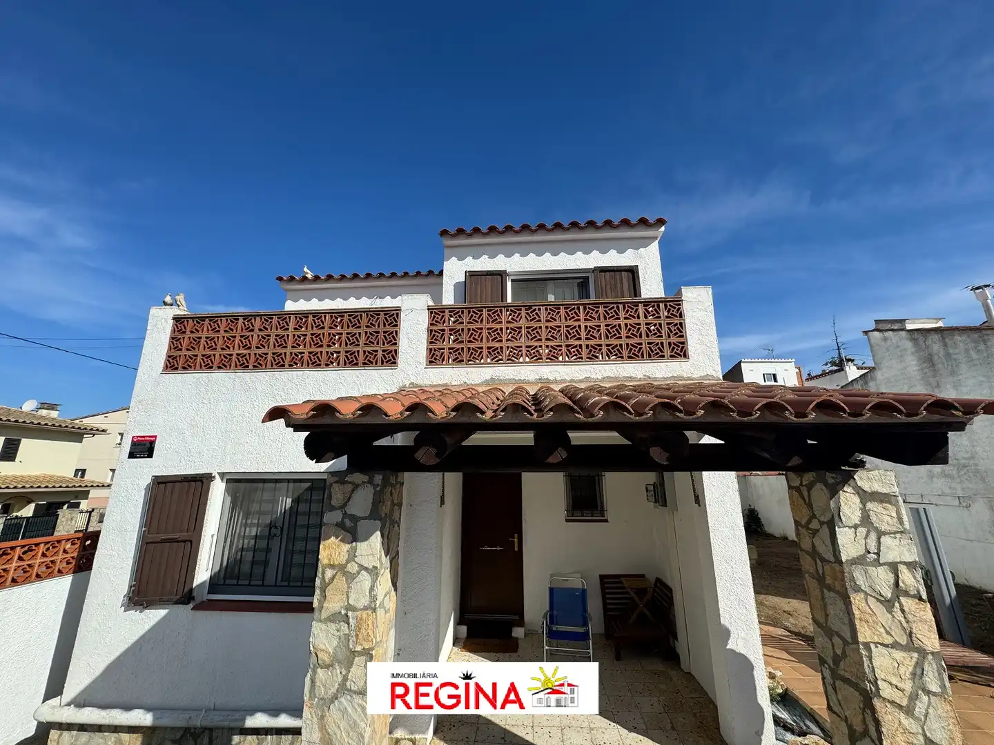 Vista exterior de Casa o xalet en venda en L'Escala amb Aire condicionat, Calefacció i Jardí privat