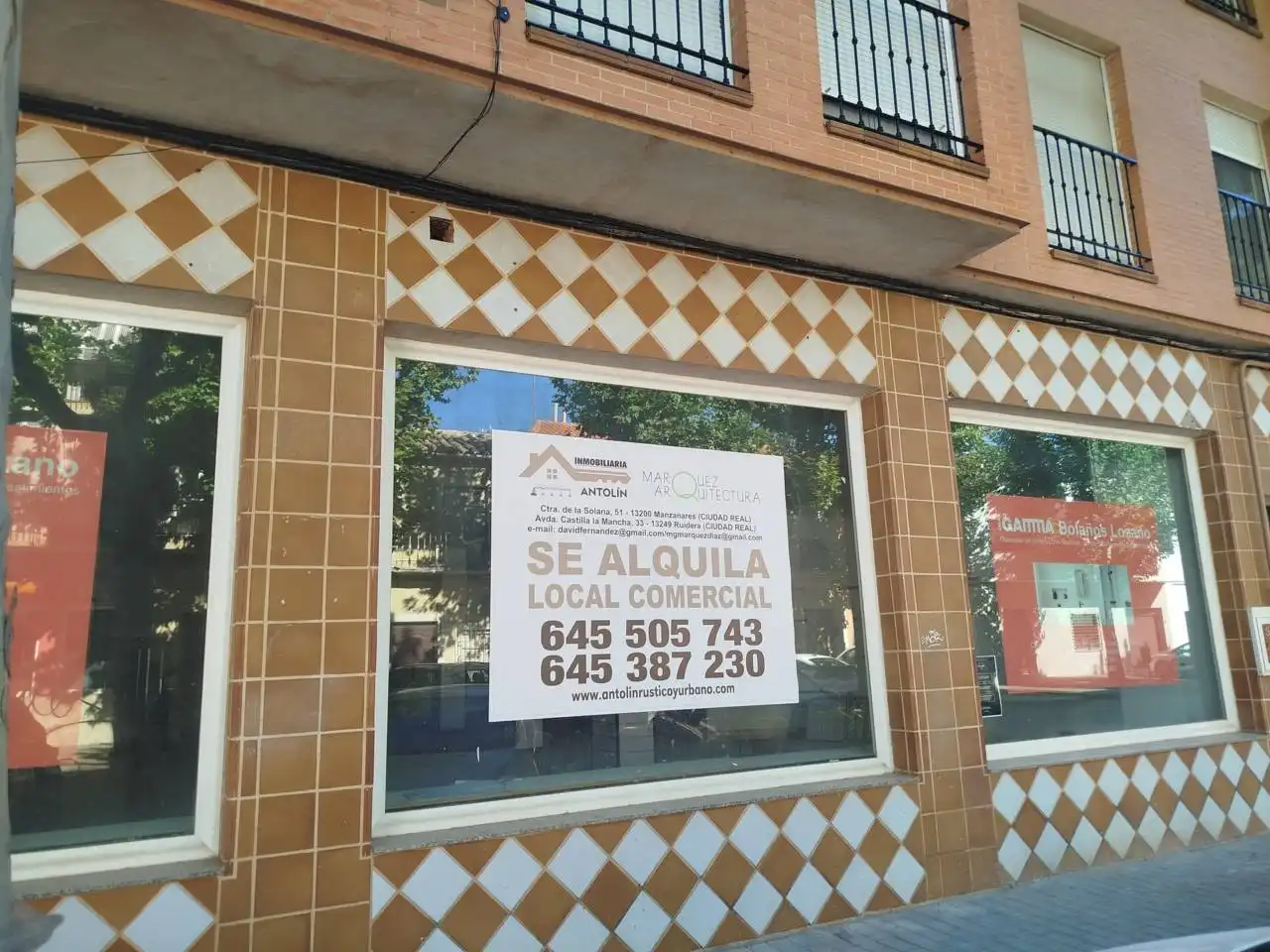 Local comercial de lloguer a Calle Toledo 32
