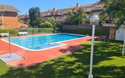 Swimming pool of Flat for sale in Cerdanyola del Vallès  with Air Conditioner and Terrace