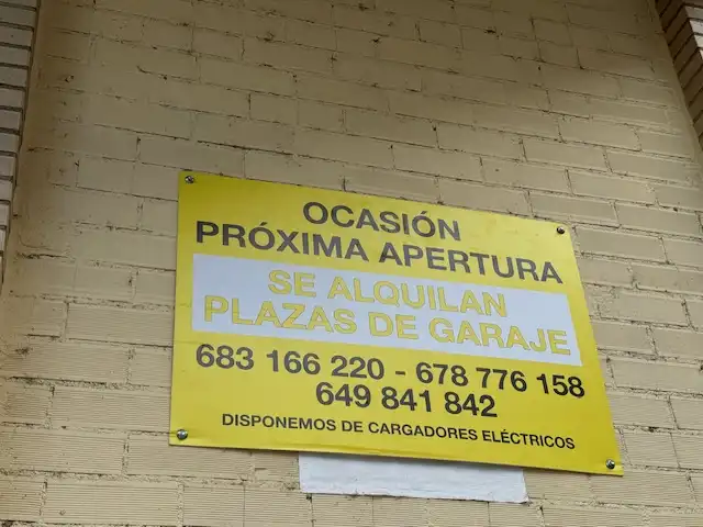Moto in affitto a Calle Paula Montalt 11, imagen 18