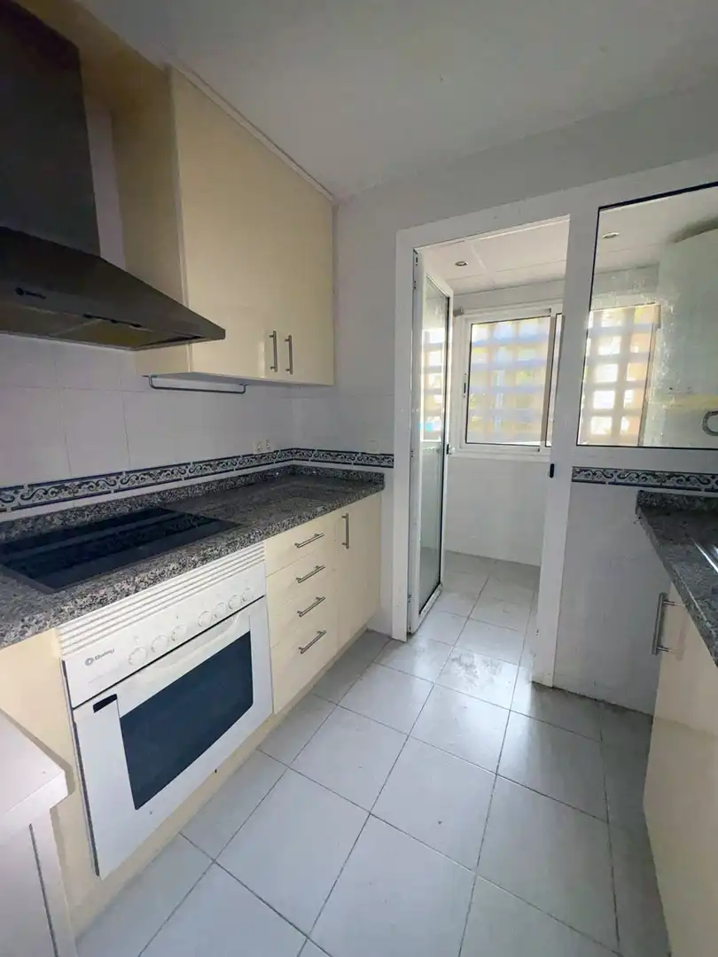 Flat for sale in La Duquesa