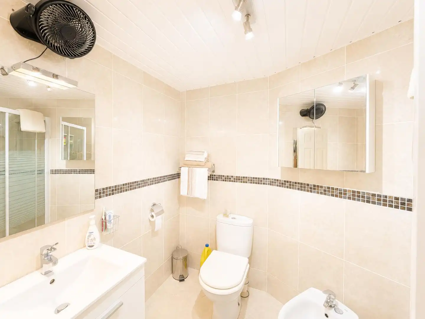 Badezimmer von Dachboden zum Verkauf in Benalmádena mit Möbliert und Gemeinschaftspool