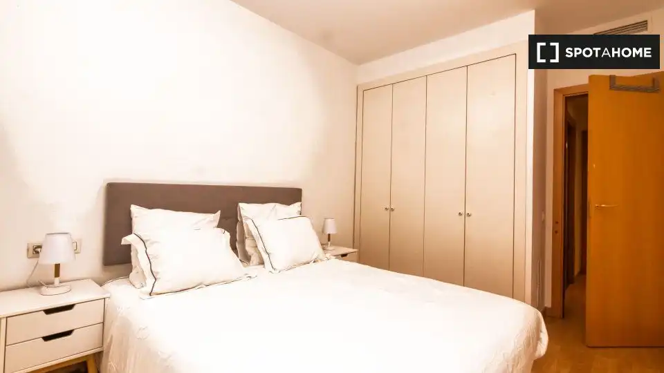 Schlafzimmer von Wohnung zur untervermieten in Barcelona mit Klimaanlage und Terrasse