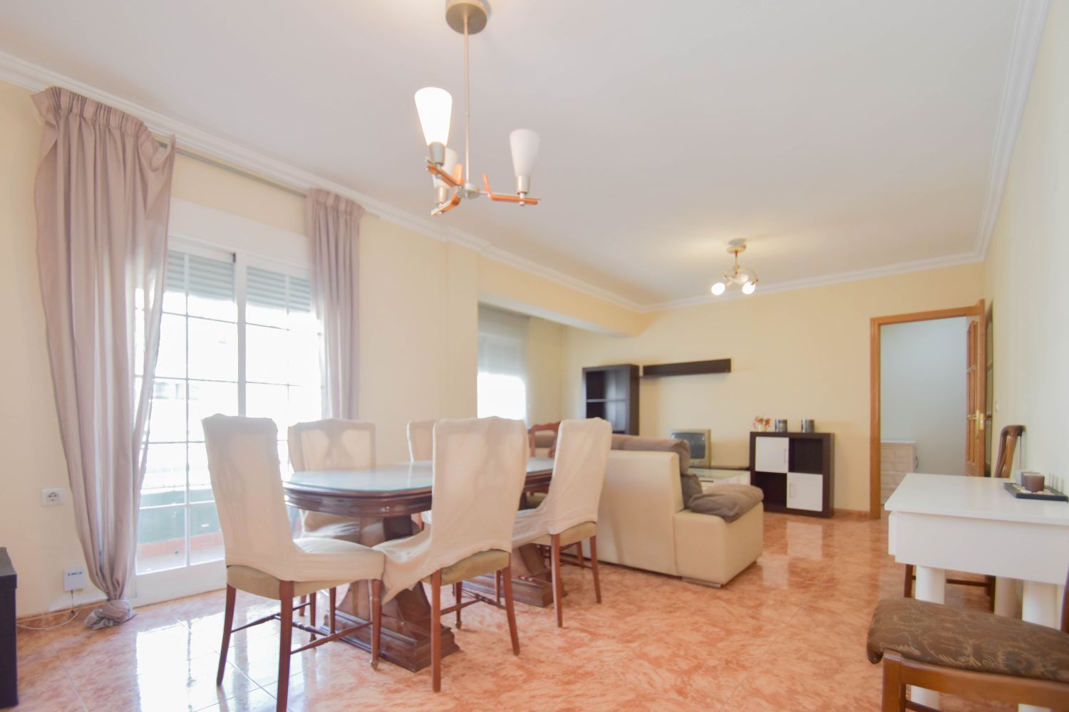 Dining room of Flat for sale in  Granada Capital