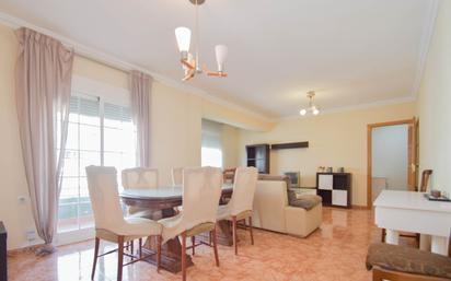 Dining room of Flat for sale in  Granada Capital