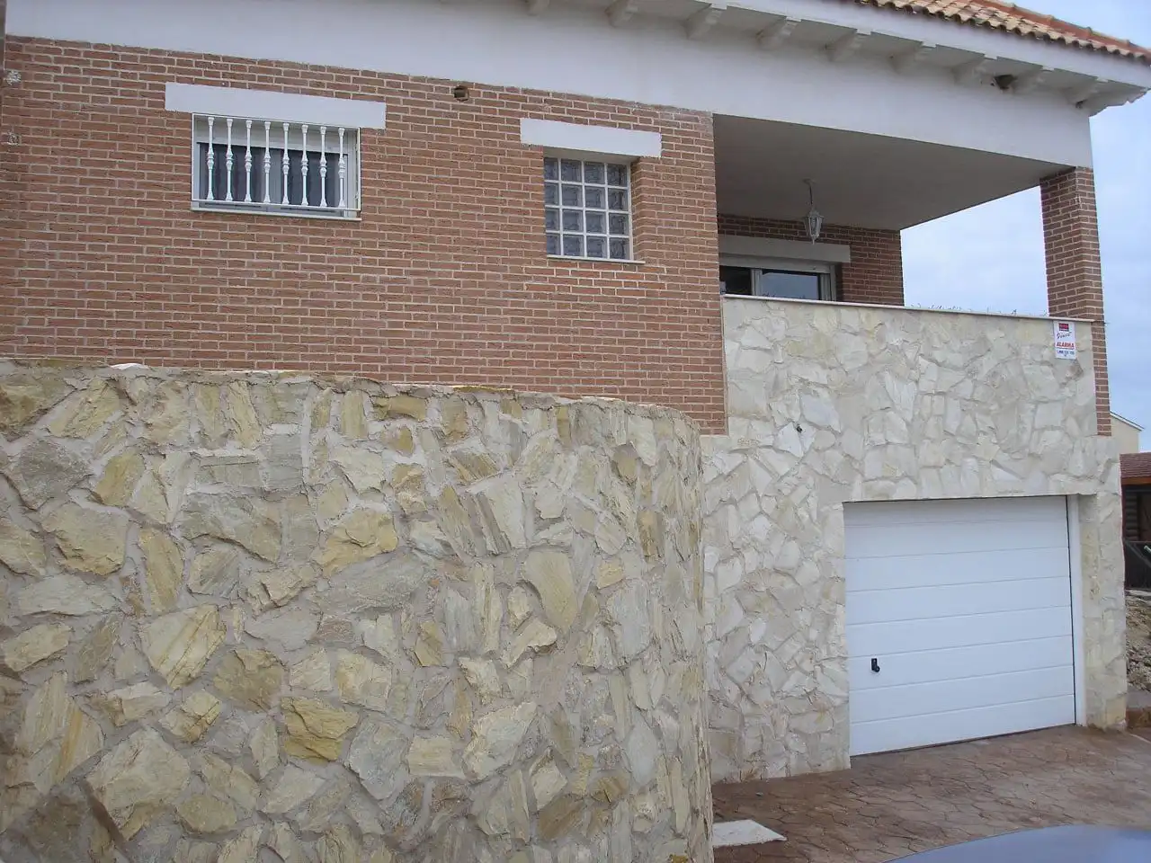 Vista exterior de Casa o xalet en venda en Trijueque amb Terrassa i Balcó
