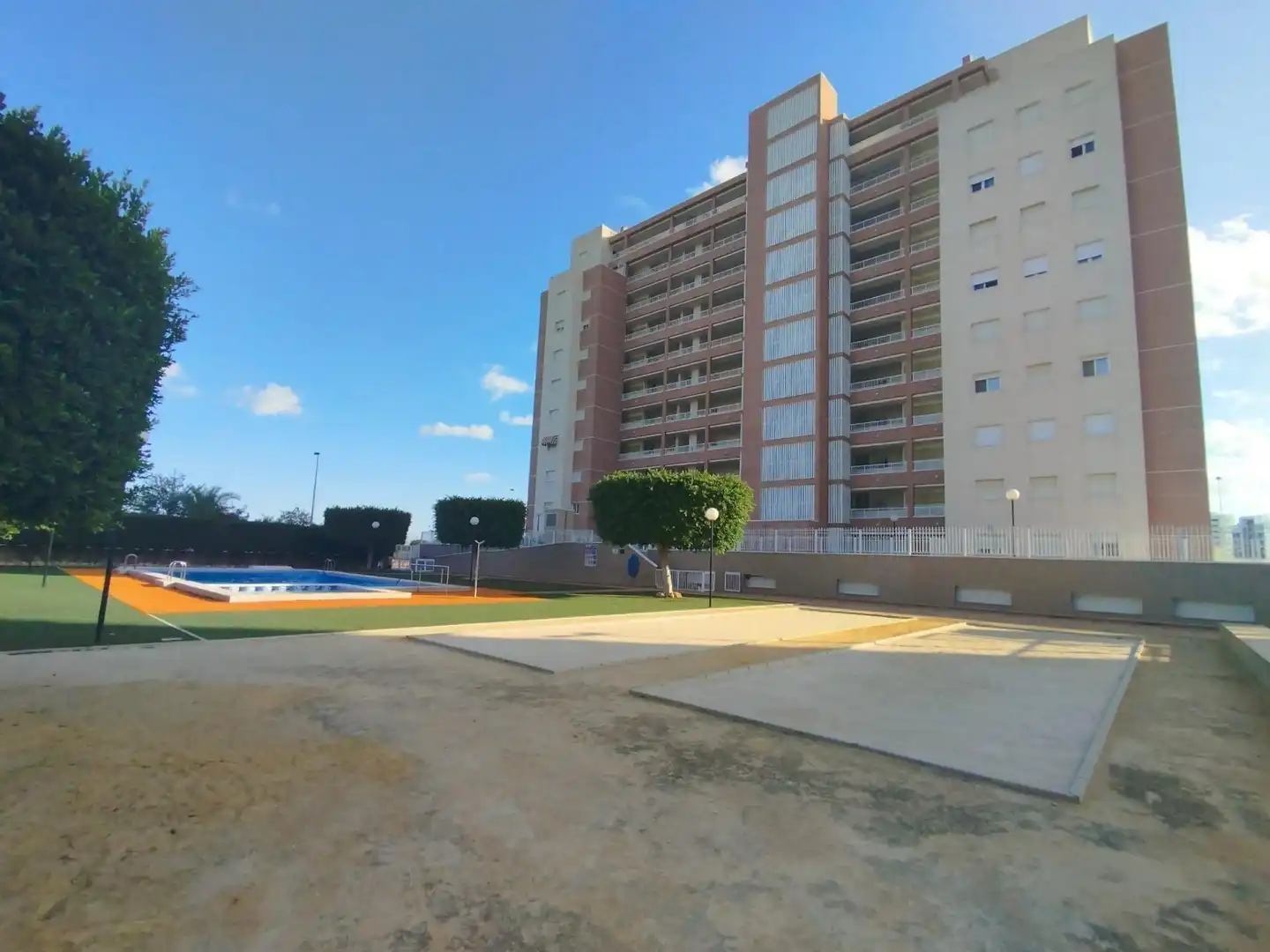 Vista exterior de Apartamento en venta en Guardamar del Segura con Aire acondicionado, Calefacción y Terraza