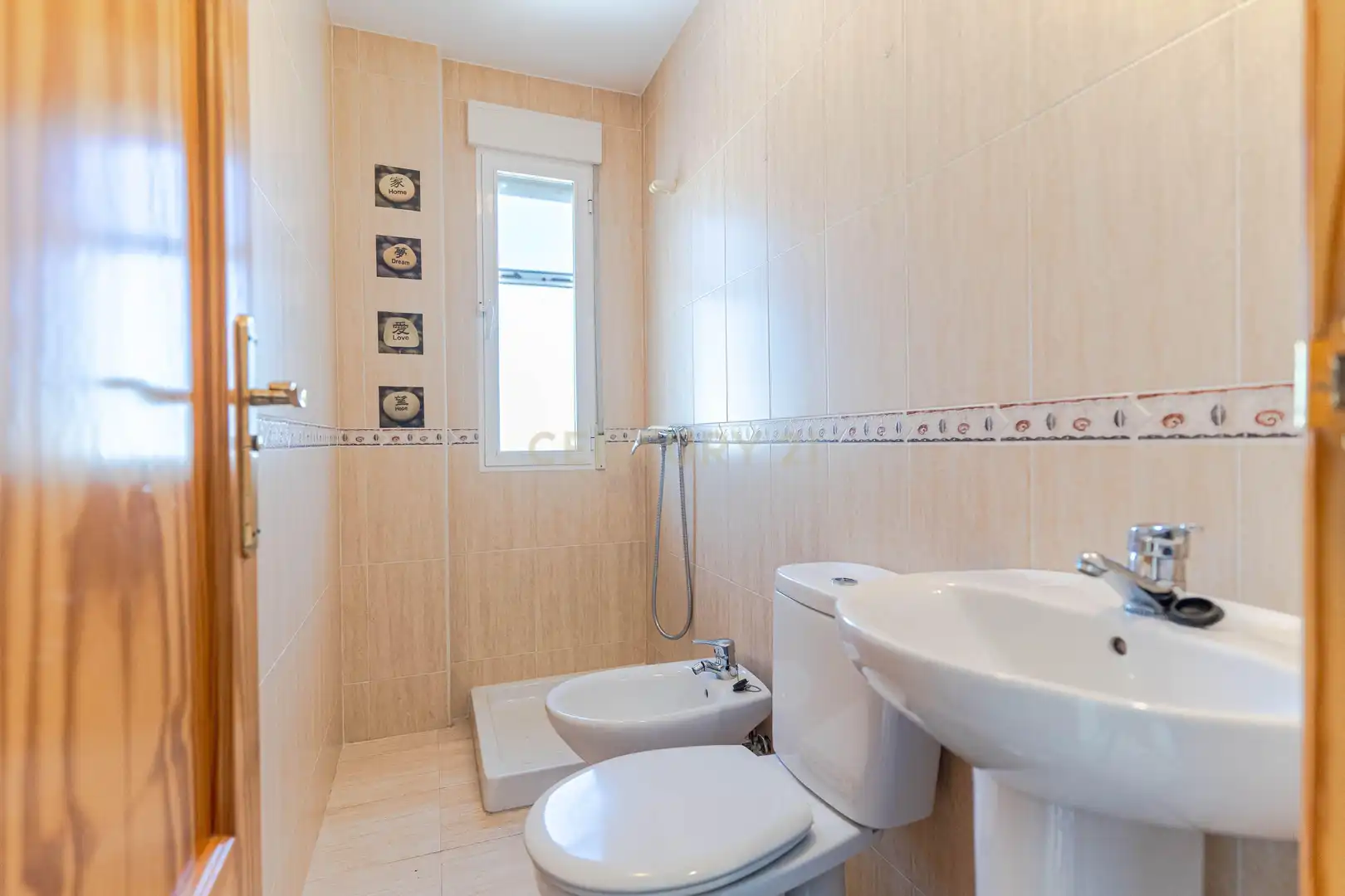 Badezimmer von Wohnungen zum Verkauf in Pulianas mit Balkon