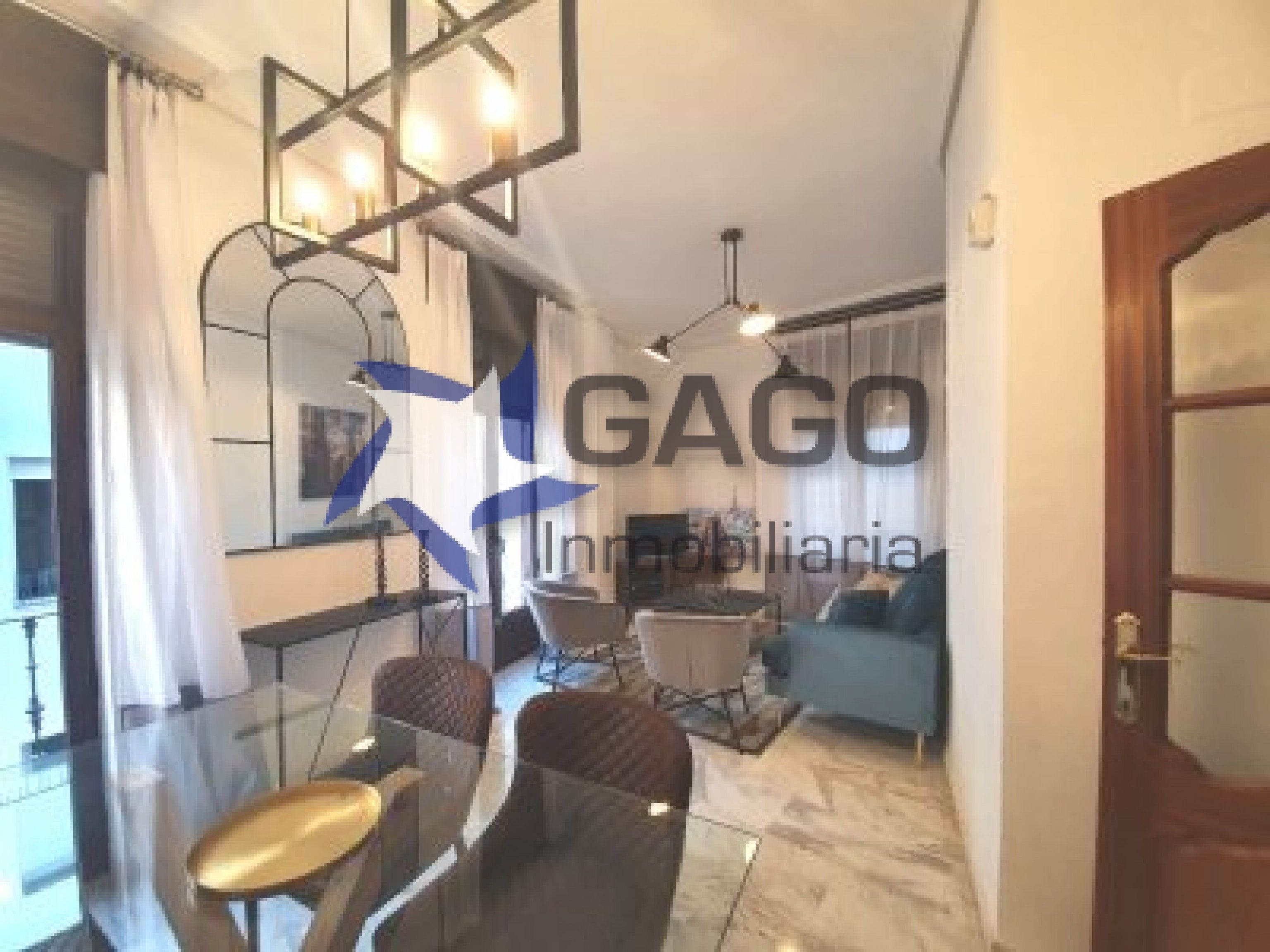 Dachboden zur Miete in Zona Centro