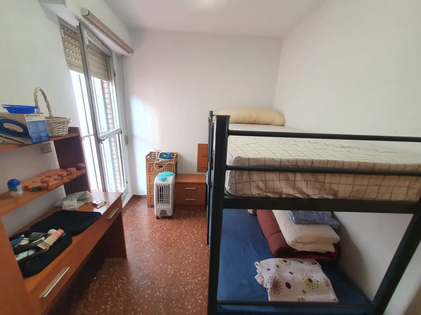 Habitación de Apartamento de alquiler en Granada con Aire acondicionado, Calefacción y Terraza