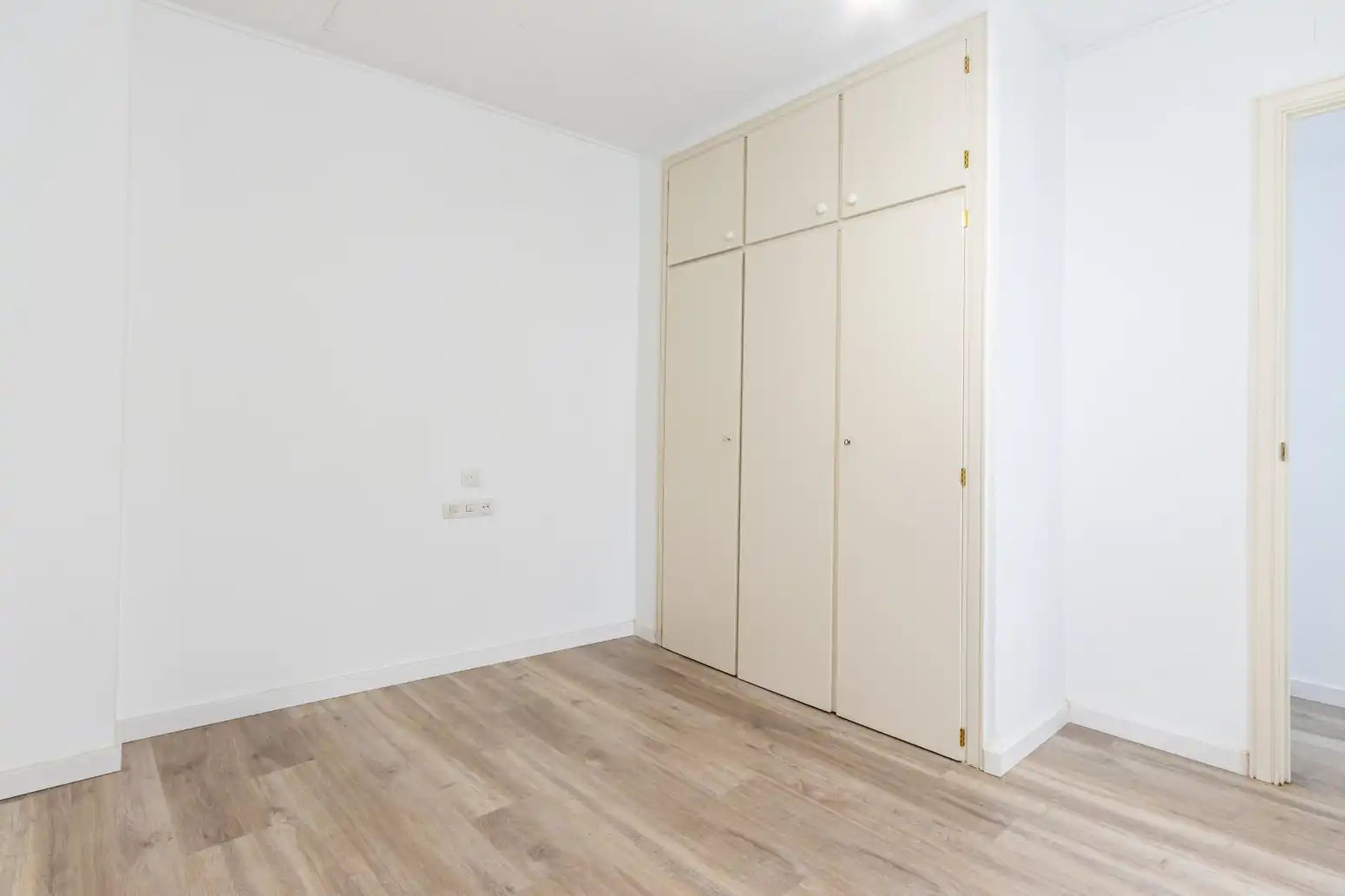 Schlafzimmer von Wohnung zum Verkauf in Terrassa mit Heizung, Parkett und Balkon