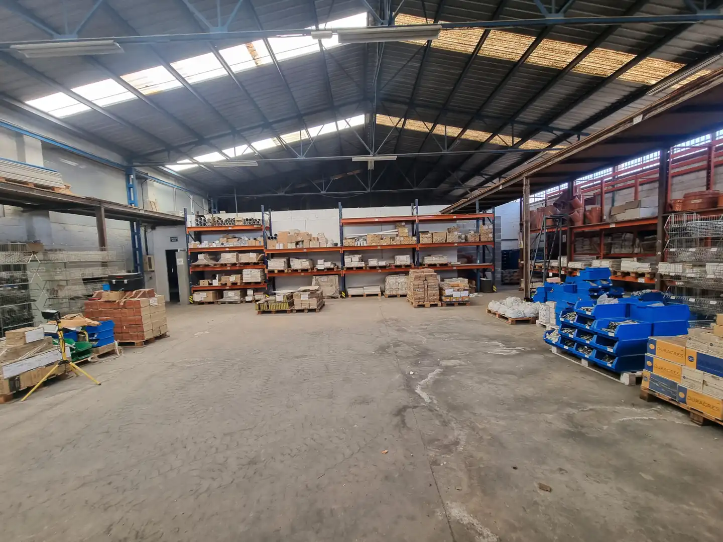 Nau industrial en venda en Almería amb Calefacció i Alarma