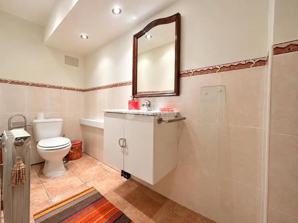 Baño de Piso en venta en Alcalá de Henares con Aire acondicionado, Calefacción y Terraza