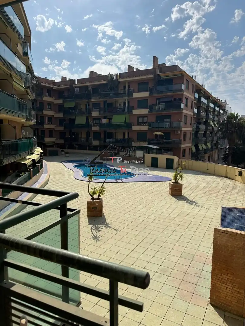 Piscina de Apartamento en venta en Benicarló con Terraza, Trastero y Amueblado
