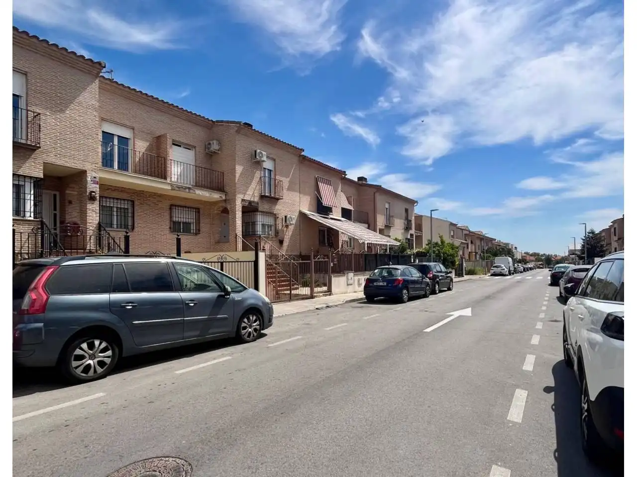 Vista exterior de Casa adosada en venda en Illescas amb Aire condicionat, Calefacció i Jardí privat
