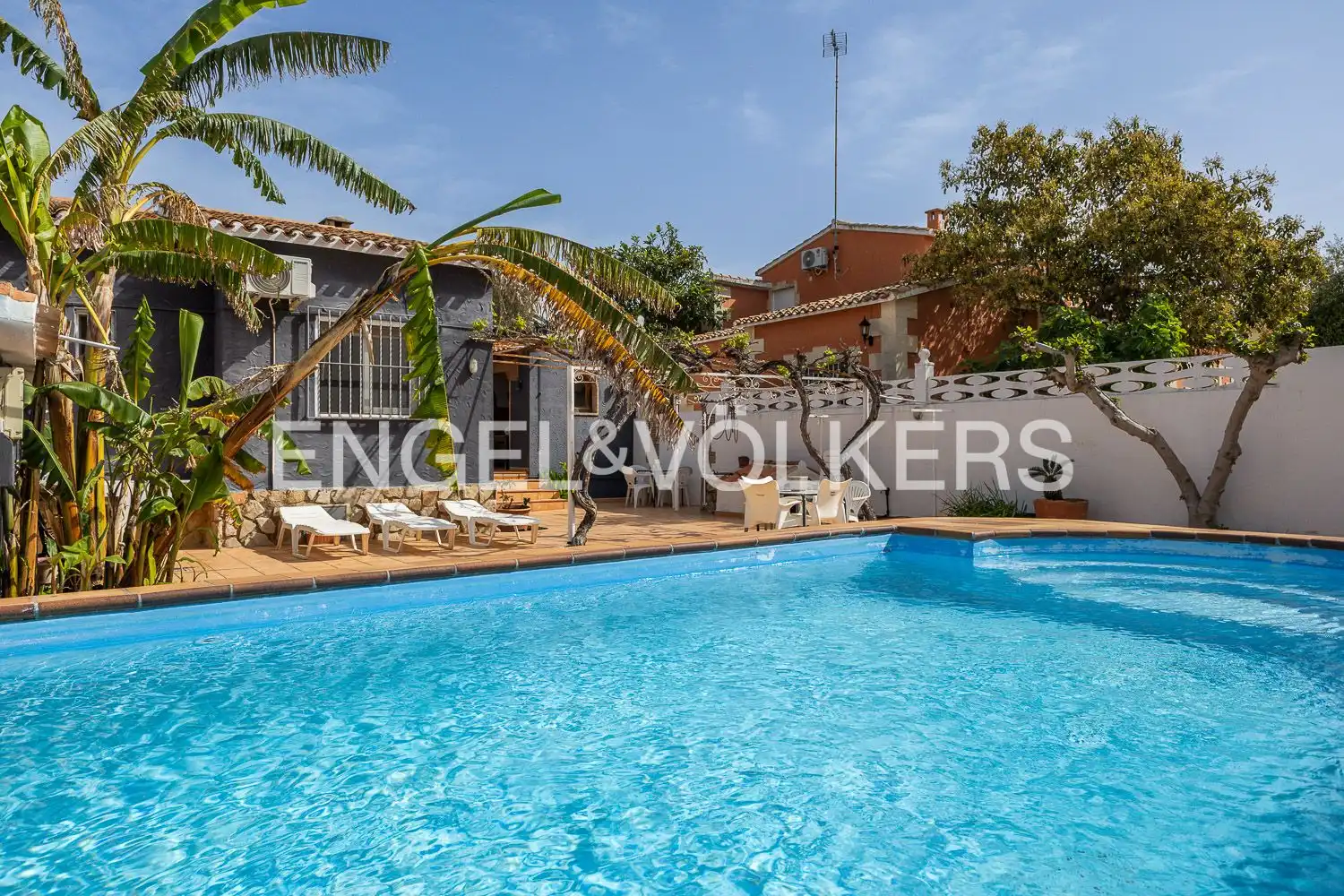 Piscina de Casa o chalet en venta en Dénia con Aire acondicionado, Calefacción y Jardín privado