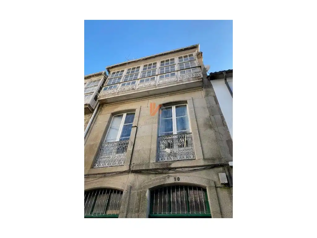 Außenansicht von Haus oder Chalet zum Verkauf in Santiago de Compostela  mit Balkon