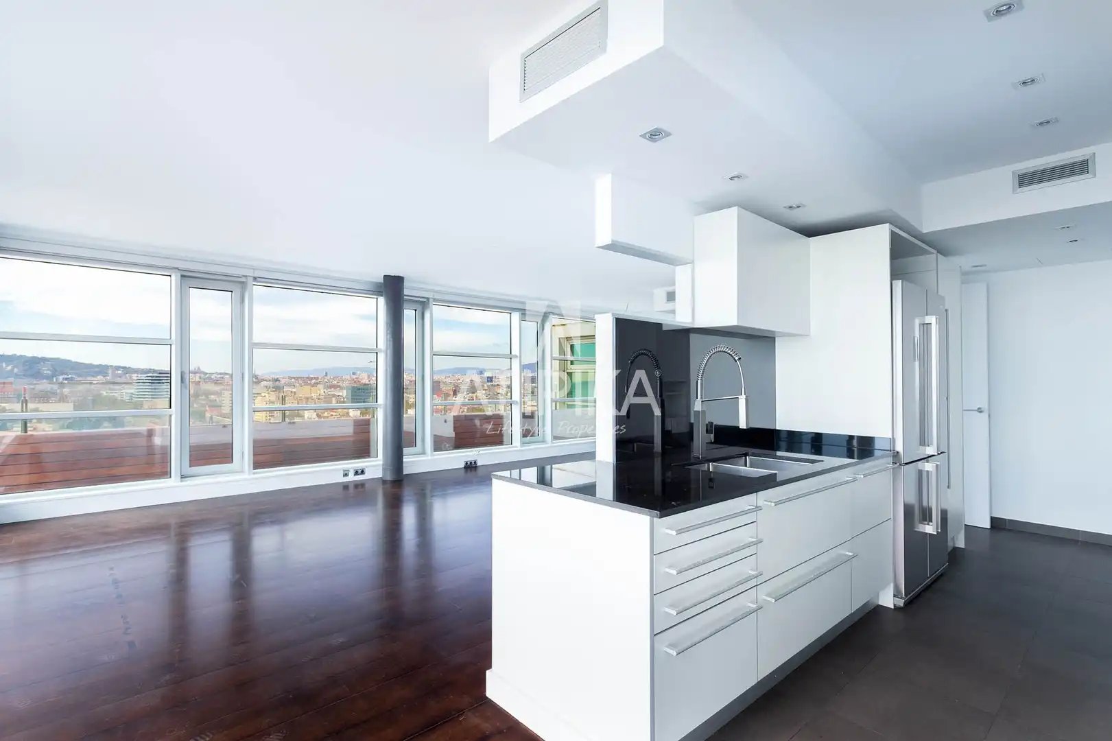 Cocina de Ático en venta en Barcelona con Aire acondicionado, Parquet y Terraza