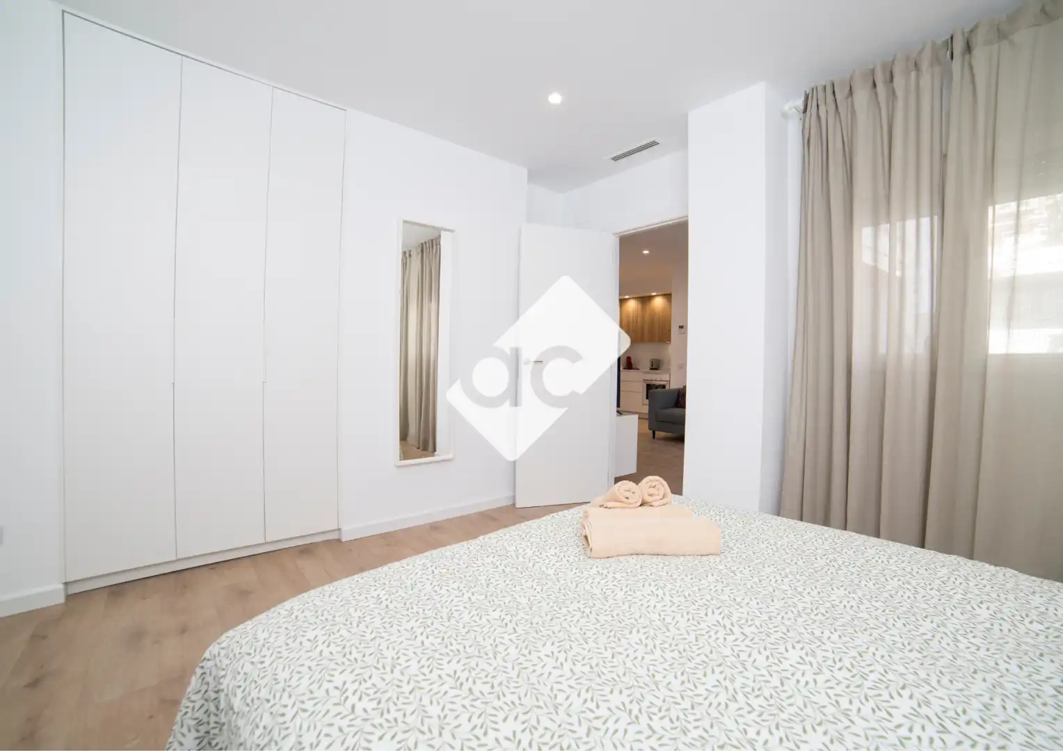 Bedroom of Flat for rent in Valencia  with Air Conditioner, Heating and Terrace