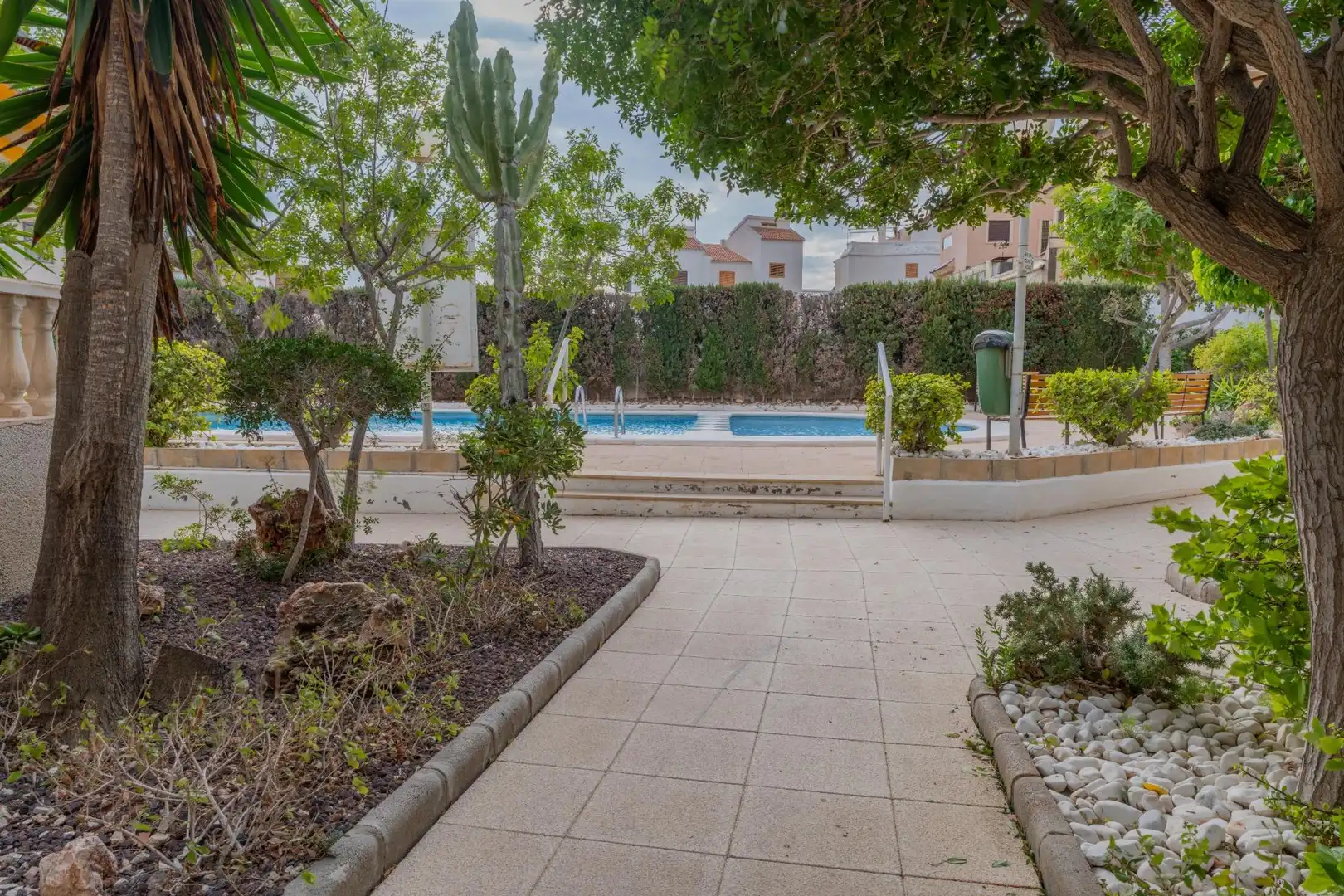 Piscina de Pis en venda en Santa Pola amb Jardí privat, Terrassa i Balcó