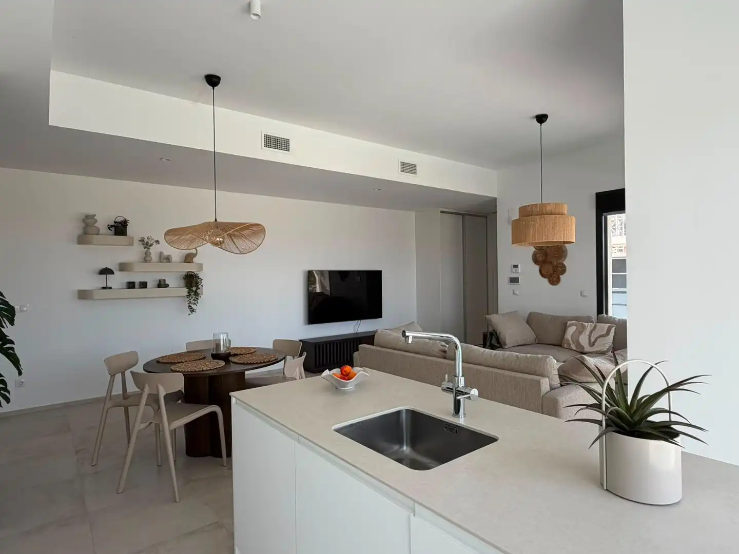 Sala d'estar de Casa o xalet de lloguer en Finestrat amb Aire condicionat, Jardí privat i Terrassa