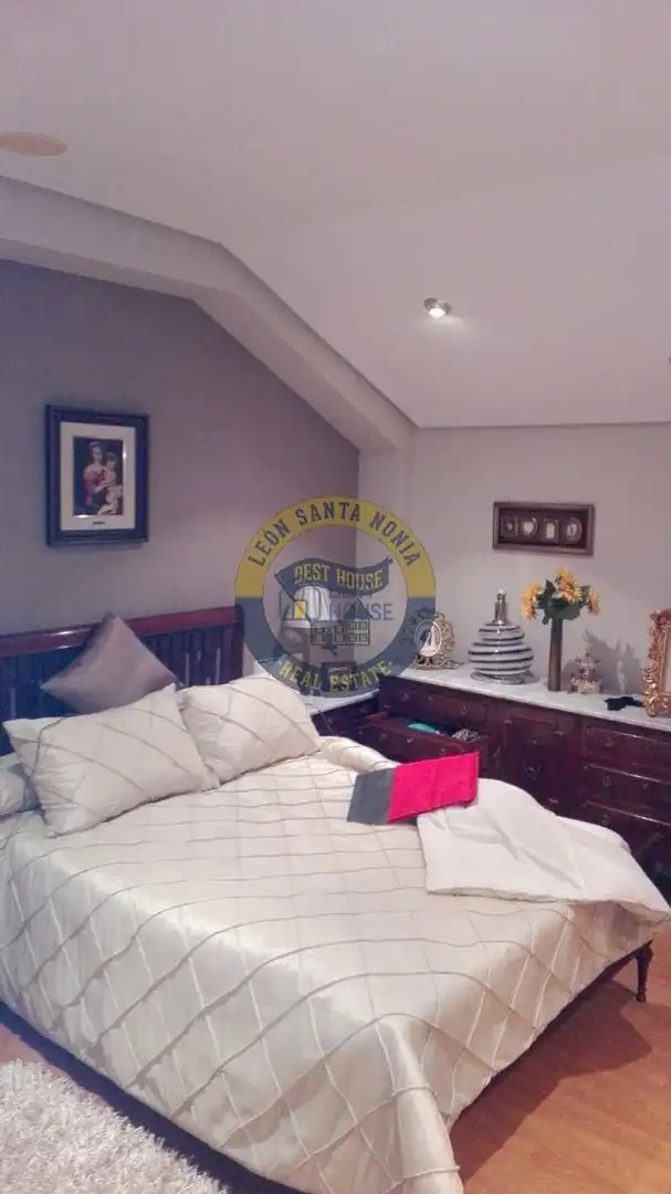 Habitación de Casa o chalet en venta en Valdefresno con Calefacción, Jardín privado y Parquet