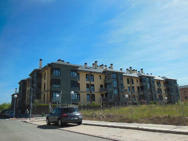 Photo 1 of Flat for sale in Calle Javier Vicente Montero, 6, Jardín de los Reyes - Parque Real, Madrid