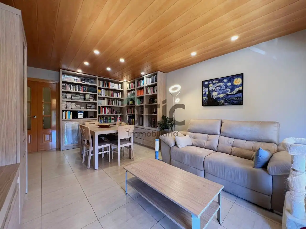 Living room of Flat for sale in Plaça Catalunya